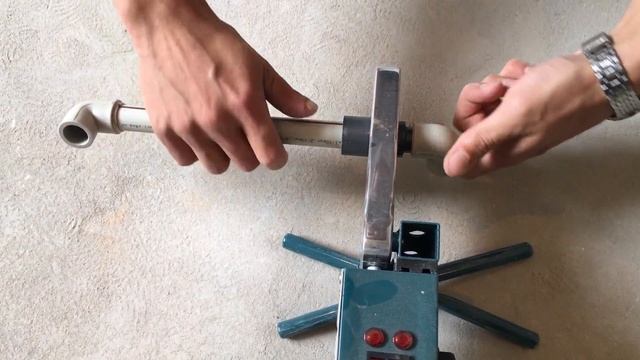 Пайка полипропиленовых труб, инструмент. Спайка труб под кран. смотреть онлайн