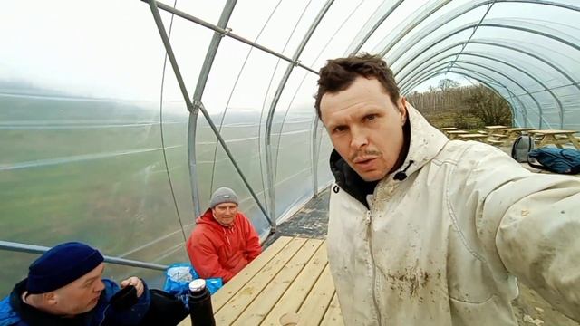 Работа в Англии. Виды работ в зимний период на ферме. смотреть онлайн