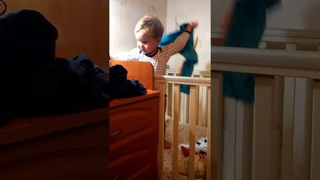 Пока мама работает смотреть онлайн
