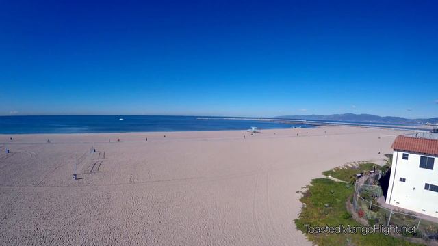 Quadcopter flight in Del Rey lagoon extended in 4k смотреть онлайн