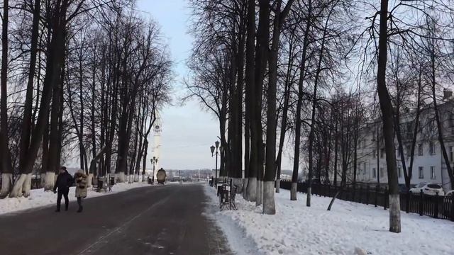 Прогулка по Ярославлю - видео. От Волковского театра до Октябрьского моста смотреть онлайн