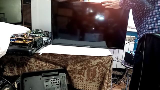 Телевизор "Polarline 32PL13TC"его хотели замутить я его отремонтировал. смотреть онлайн