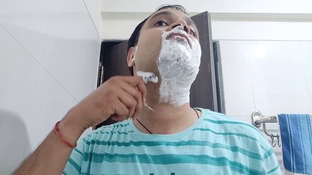 Shavex 3 Piece Metal Razor with Silvermax Aqua Foam Extra Moisturizing смотреть онлайн