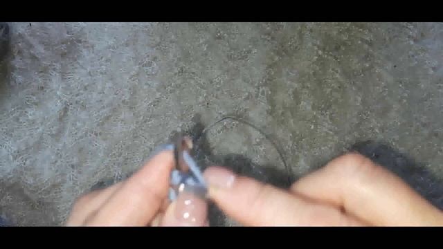 Шапочка двома спицями,поперечним способом в'язання. Шапка з красивим узором перша частина. смотреть онлайн