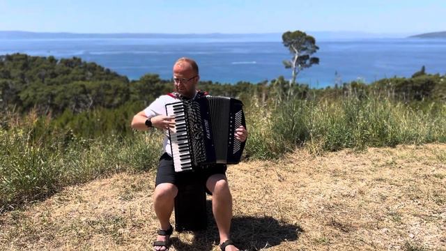 Upalny lata dzień (Dok Palme Njišu Grane) - akordeon Fantini Cassotto смотреть онлайн