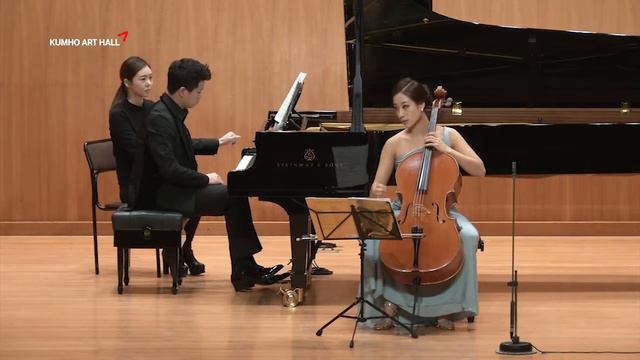 Benjamin Britten Cello Sonata Op.65 (Vc.SeungAh Hong) смотреть онлайн