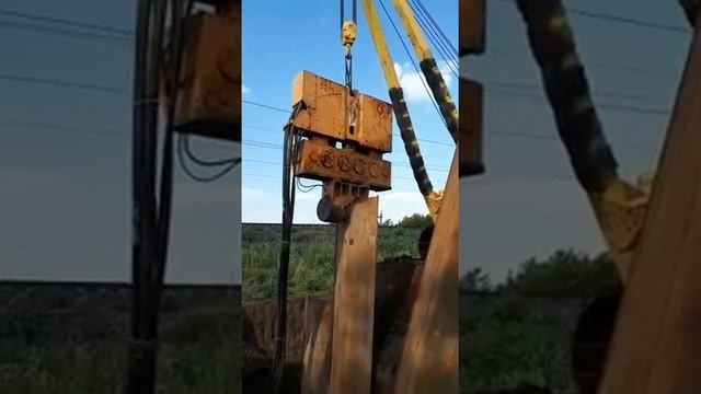 Погружение Шпунта Ларсена AZ 13-770 смотреть онлайн
