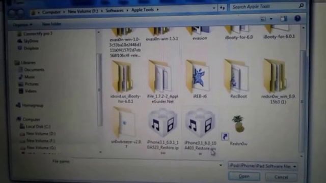 Select Custom iOS IPSW In iTunes And Restore / Downgrade iPhone To Older Version смотреть онлайн