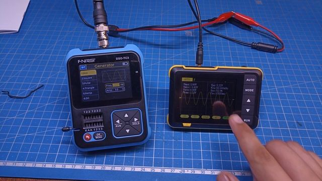 Поместится в каждый карман ? МИНИ осциллограф DSO152, небольшой обзор + что внутри. смотреть онлайн