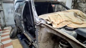 Ваз 2115 вытяжка, рихтовка-стойки лобового, стойка двери,мыльница с номерным стаканом и новые детал