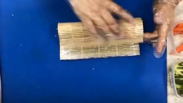 Ролл от шеф-повара "Sushi Kim" смотреть онлайн