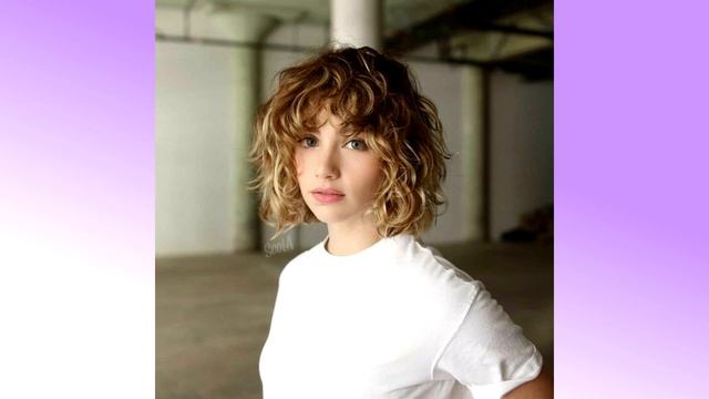 ЛУЧШИЕ ИДЕИ ? СТРИЖЕК 2023-2024 НА КУДРЯВЫЕ И ВЬЮЩИЕСЯ волосы . смотреть онлайн