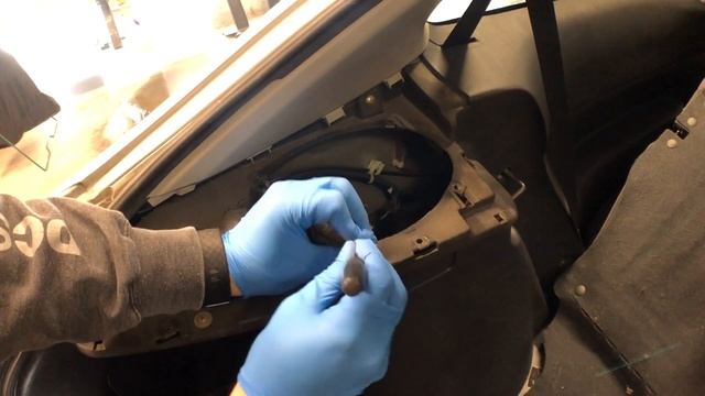 1999 Honda Civic Hatchback Rear speaker install смотреть онлайн
