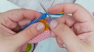 Следки из остатков пряжи. Полосатые следки спицами.