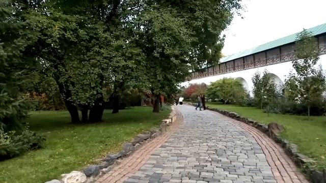 Осенняя прогулка. Новоспасский монастырь.Высотка на Котельнической набережной. смотреть онлайн