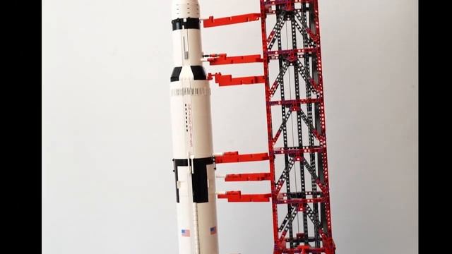 Lego Technic Launch Tower (LUT) for Saturn V (21309 or 92176) with Crawler смотреть онлайн