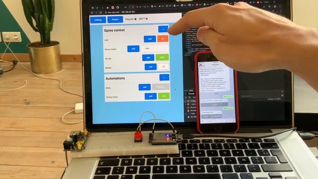 Dynamic web interface on ESP32 смотреть онлайн