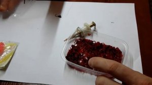 Обзор приспособления для насадки мотыля пучком