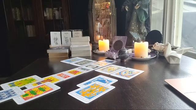 LIVE TAROT READINGS смотреть онлайн