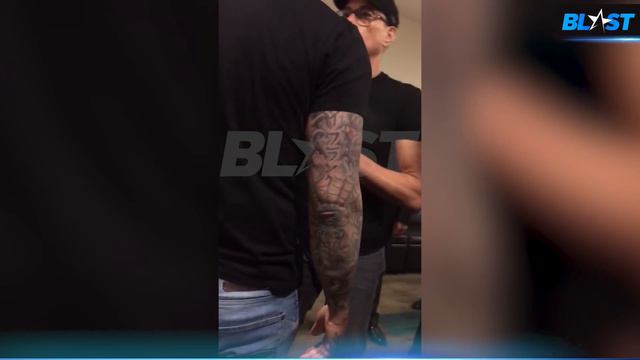 Jean-Claude Van Damme and Green Power Ranger Jason David Frank Fight at Comic Con смотреть онлайн