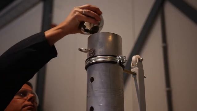 Тестирование поликарбонатных листов LEXAN ™ (SABIC). Сравнение поликарбоната со стеклом и акрилом. смотреть онлайн