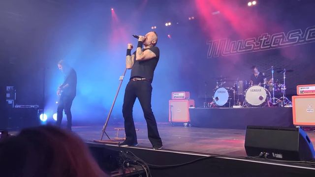 Mustasch - Bring Me Everyone live@John Smith Frozen 3.12.2021 смотреть онлайн