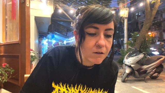 The BEST VEGAN Sushi in the world is in Hanoi Vietnam! 🇻🇳 Vegan Food Guide Vietnam 🌱 смотреть онлайн