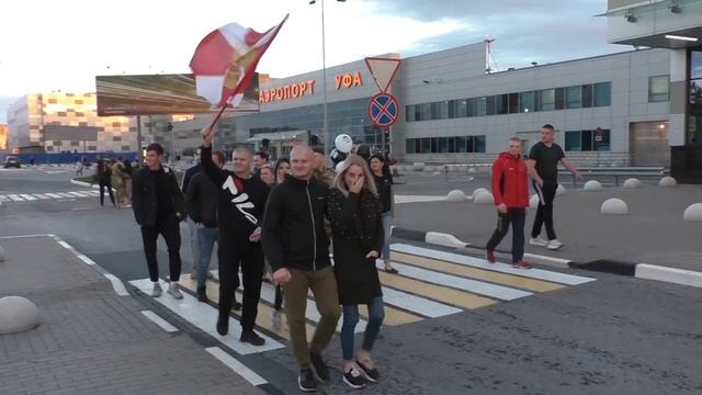 Дмб. Русские солдаты возвращаются домой. Трогательные моменты встреч! смотреть онлайн