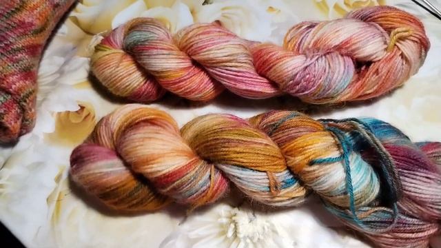 Назначили лечение. Связала носки и покрасила пряжу ? смотреть онлайн