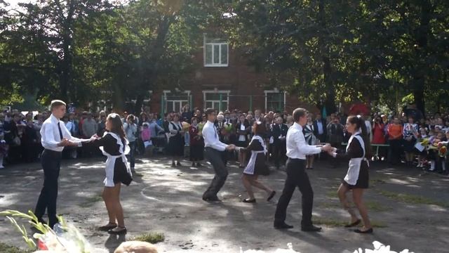 Вся жизнь идет как этот вальс..( школа №14 г.Александров)3.09.2013г ) смотреть онлайн