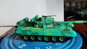 Танк Т-80уд модель звезда покраска