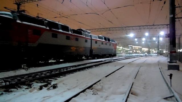 Электровоз ЧС7-084 (ТЧЭ-1) отправился резервом со ст. Москва-Пассажирская-Курская. смотреть онлайн