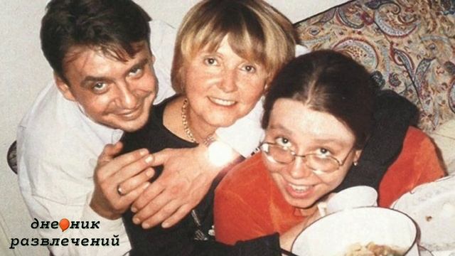 ПЕРЕЕХАЛ ВО ФРАНЦИЮ И ЖИВЕТ ТАМ С ЖЕНОЙ, КОТОРАЯ НА 24 ГОДА МЛАДШЕ/СТАРШИЙ СЫН ОЛЕГА ТАБАКОВА АНТОН смотреть онлайн