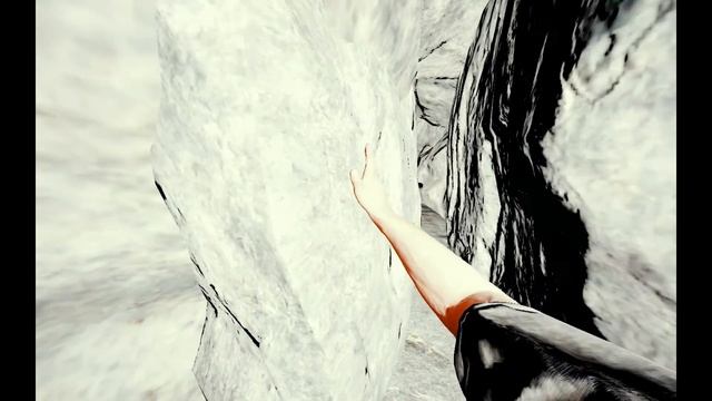 КАК ПОПАСТЬ В КАРСТОВУЮ ВОРОНКУ В THE FOREST! смотреть онлайн