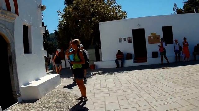 родос долина бабочек храм двор смотреть онлайн