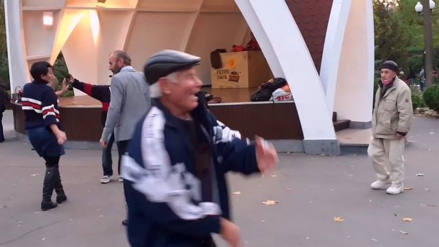 МАРДЖАНЖА!??/СУПЕР ТАНЦЫ В ПАРКЕ ГОРЬКОГО ХАРЬКОВ ОКТЯБРЬ 2021 смотреть онлайн