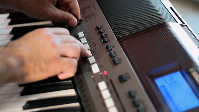 Yamaha PSR E-443 DJ Function. смотреть онлайн