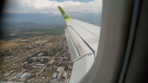 Красивый вид из окна самолёта