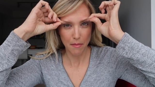 HOW TO GET RID OF FROWN LINES QUICK AND EASY NATURALLY! смотреть онлайн