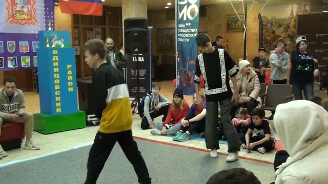 Брейкинг. Первенство г. Одинцово. Топ8 Рони смотреть онлайн