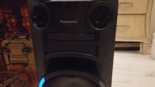 Review Panasonic SC-TMAX10E. O boxă cu un sunet spectaculos, pentru petrecerile de acasă смотреть онлайн