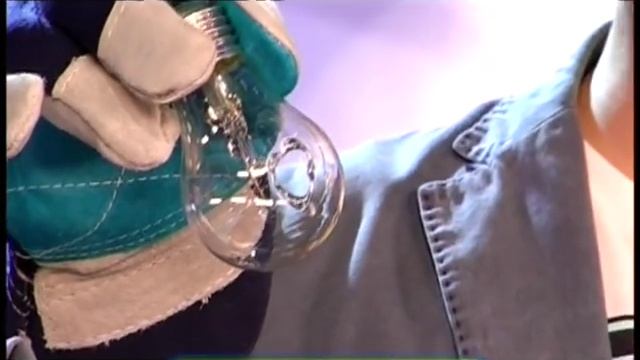 Галилео. Эксперимент. Лампочка в микроволновке смотреть онлайн