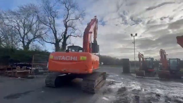 Hitachi ZX210LC-3 смотреть онлайн