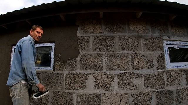 Фасад гаража из арболита под "венецианку" из доступных материалов Garage facade ... смотреть онлайн