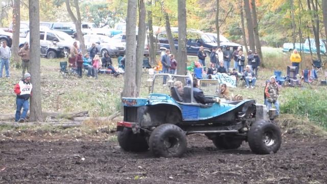 Mud Buggy Having Fun At Big Als Mud Bog смотреть онлайн