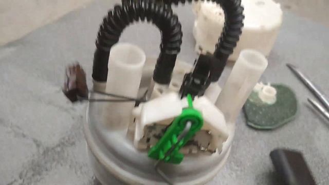 Как заменить бензонасос в модуле на автомобилях Нисан, Рено и многих других.