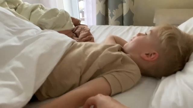 Буковель 2022, Макс впервые катается на лыжах смотреть онлайн