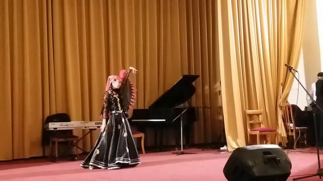 Dance of Azerbaijan. Naima Sarablinskaya (Asiman). Turaji dans смотреть онлайн