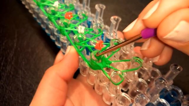 Очень классный Рождественский Венок из резинок(Rainbow Loom)How to made Christmas wreath смотреть онлайн