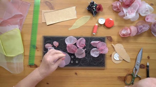 Воздушные цветы из старой органзы легко и просто своими руками. смотреть онлайн